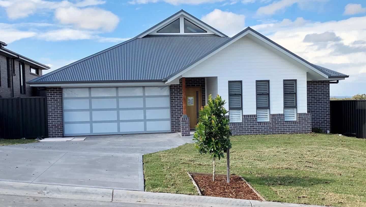 house with long driveway – newly built