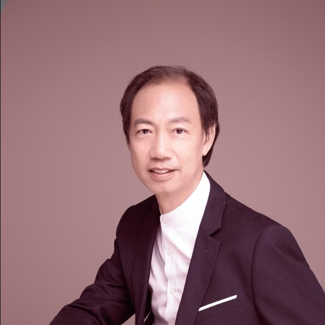 A portait image of Frances Leung, founder and CEO of Ijen Enterprises Ltd.